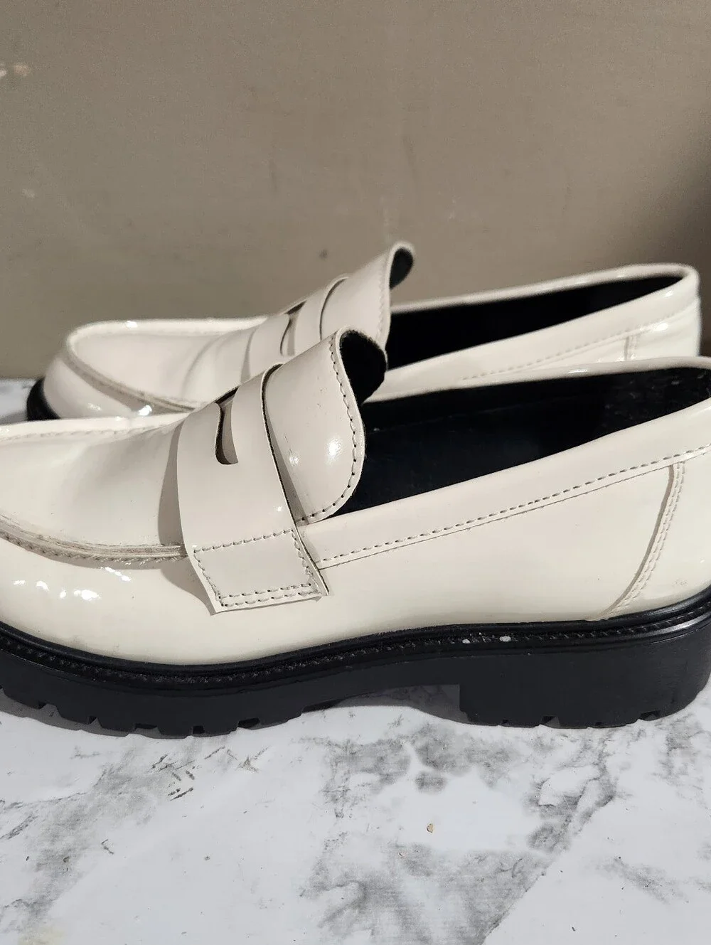 Steve Madden Lotto Chunky Cream & Black Loafers Size 7.5 - Picture 2 of 9